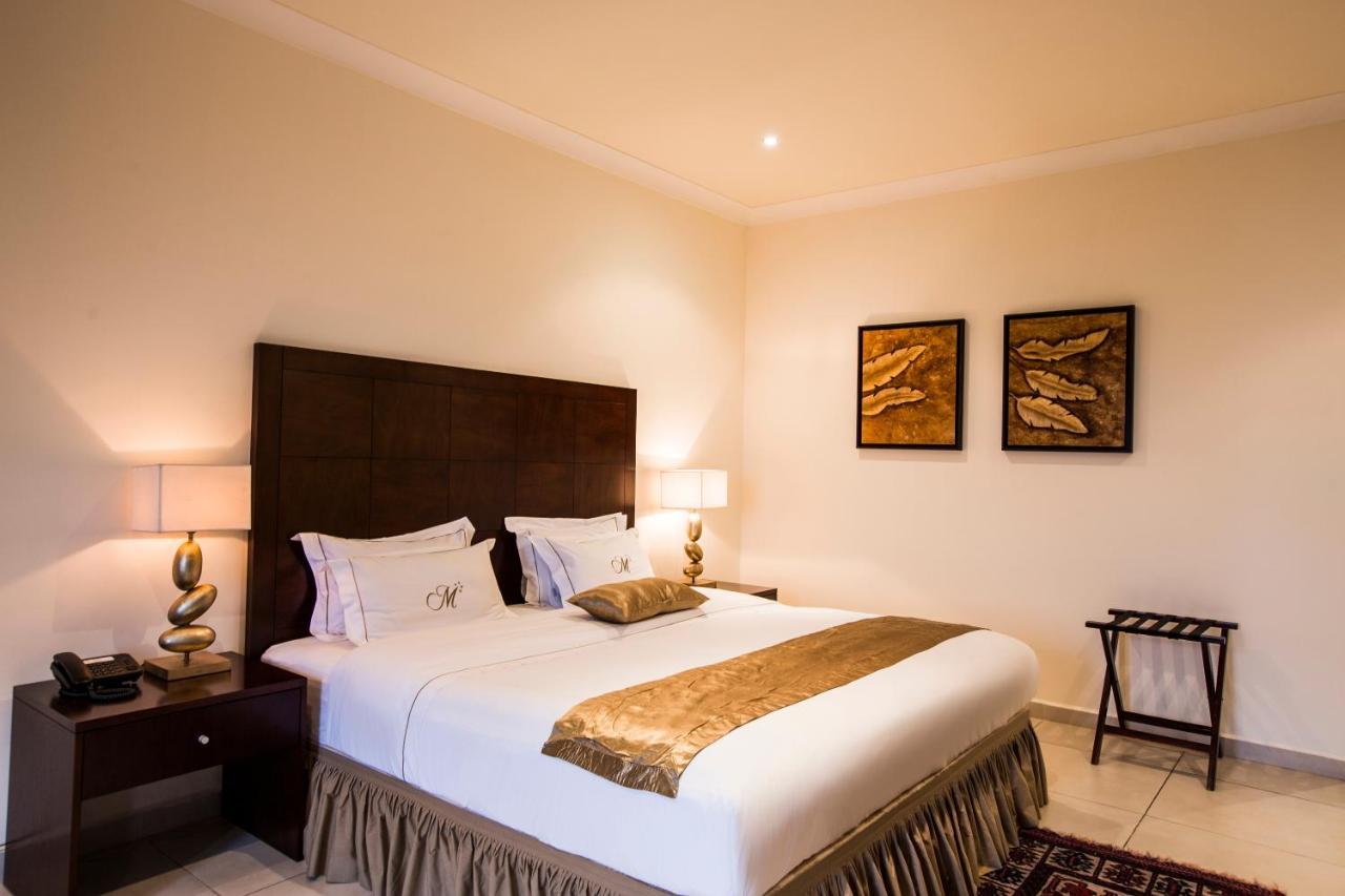 ברזוויל Mikhael'S Hotel מראה חיצוני תמונה