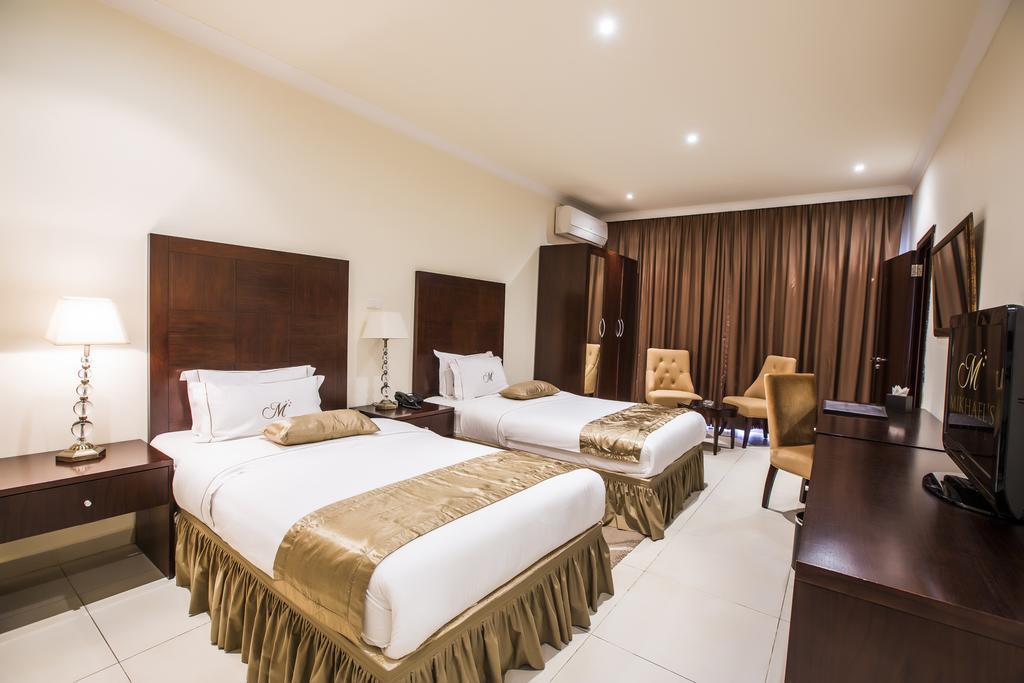 ברזוויל Mikhael'S Hotel מראה חיצוני תמונה