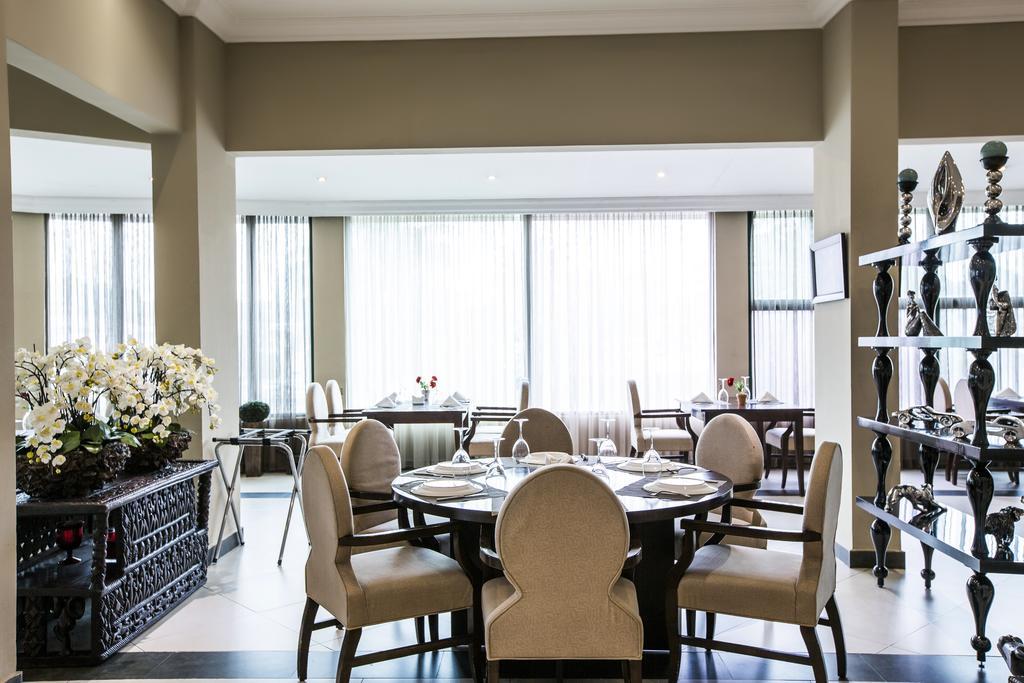 ברזוויל Mikhael'S Hotel מראה חיצוני תמונה