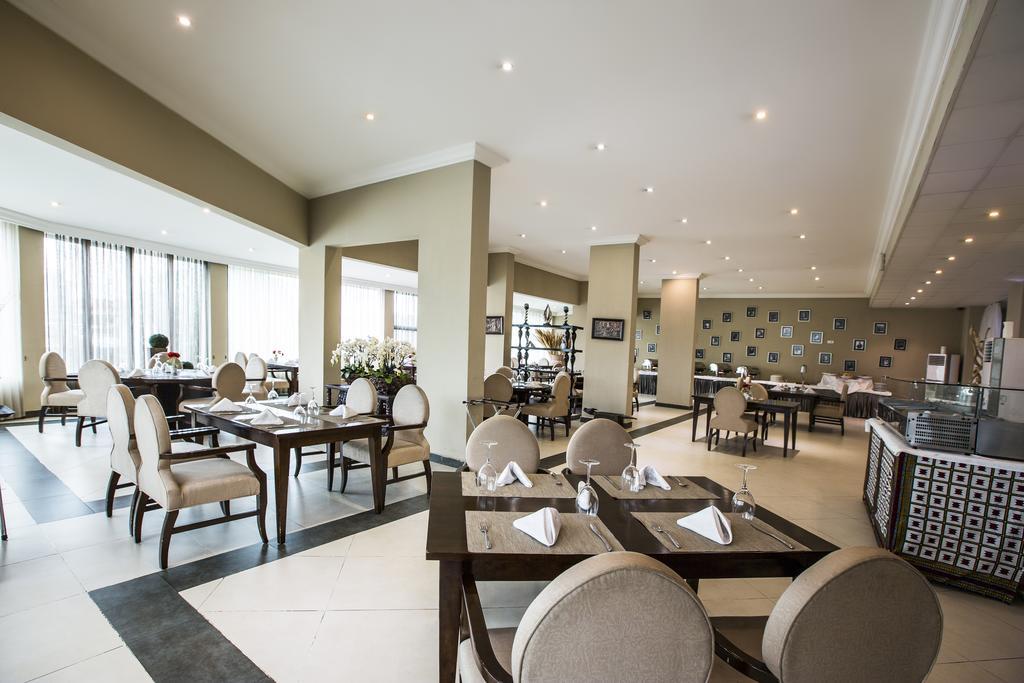 ברזוויל Mikhael'S Hotel מראה חיצוני תמונה