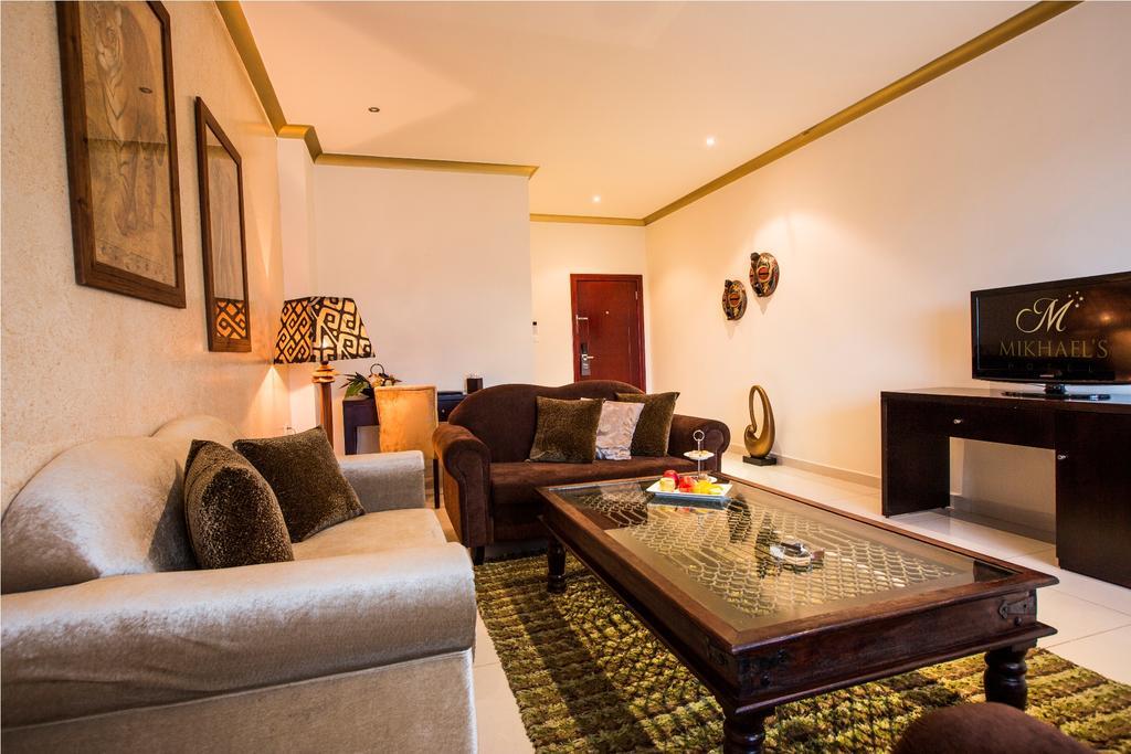 ברזוויל Mikhael'S Hotel מראה חיצוני תמונה