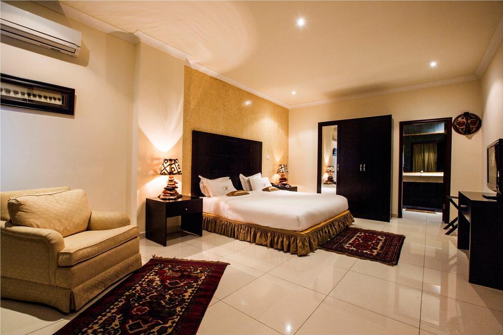 ברזוויל Mikhael'S Hotel מראה חיצוני תמונה