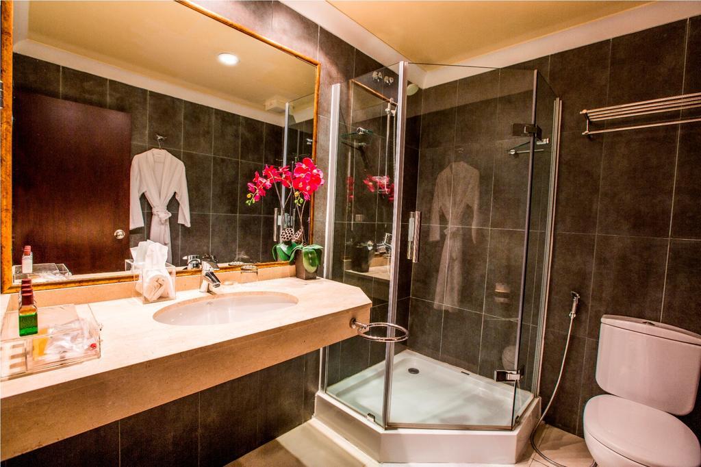 ברזוויל Mikhael'S Hotel מראה חיצוני תמונה