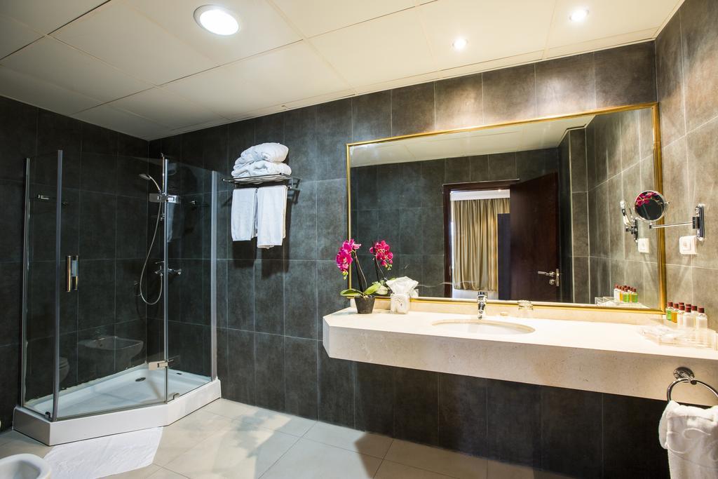 ברזוויל Mikhael'S Hotel מראה חיצוני תמונה