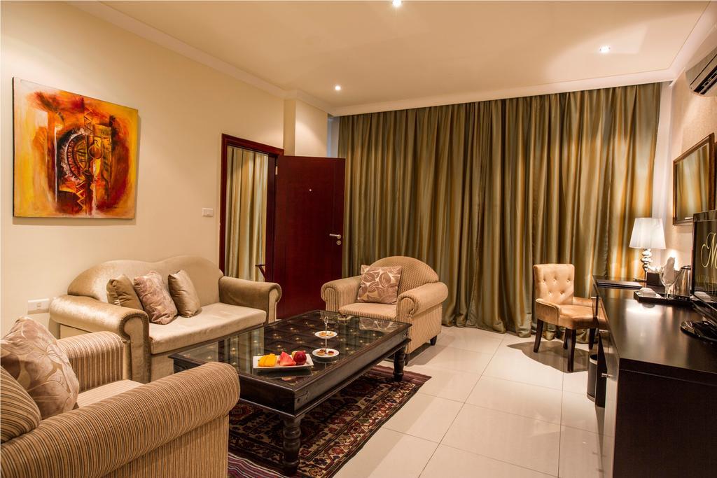 ברזוויל Mikhael'S Hotel מראה חיצוני תמונה