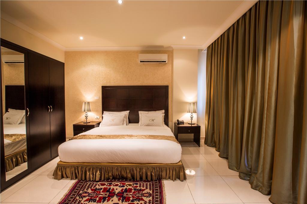 ברזוויל Mikhael'S Hotel מראה חיצוני תמונה