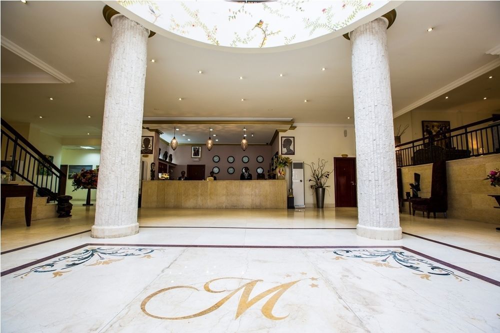ברזוויל Mikhael'S Hotel מראה חיצוני תמונה